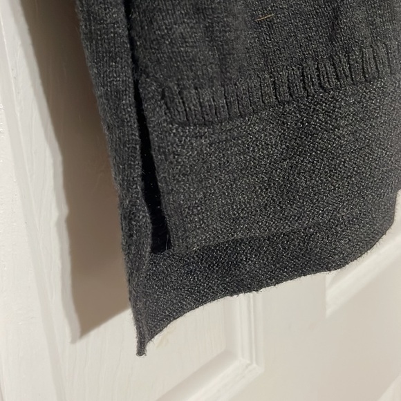 Nice Old Navy sweater XL - Picture 5 of 8